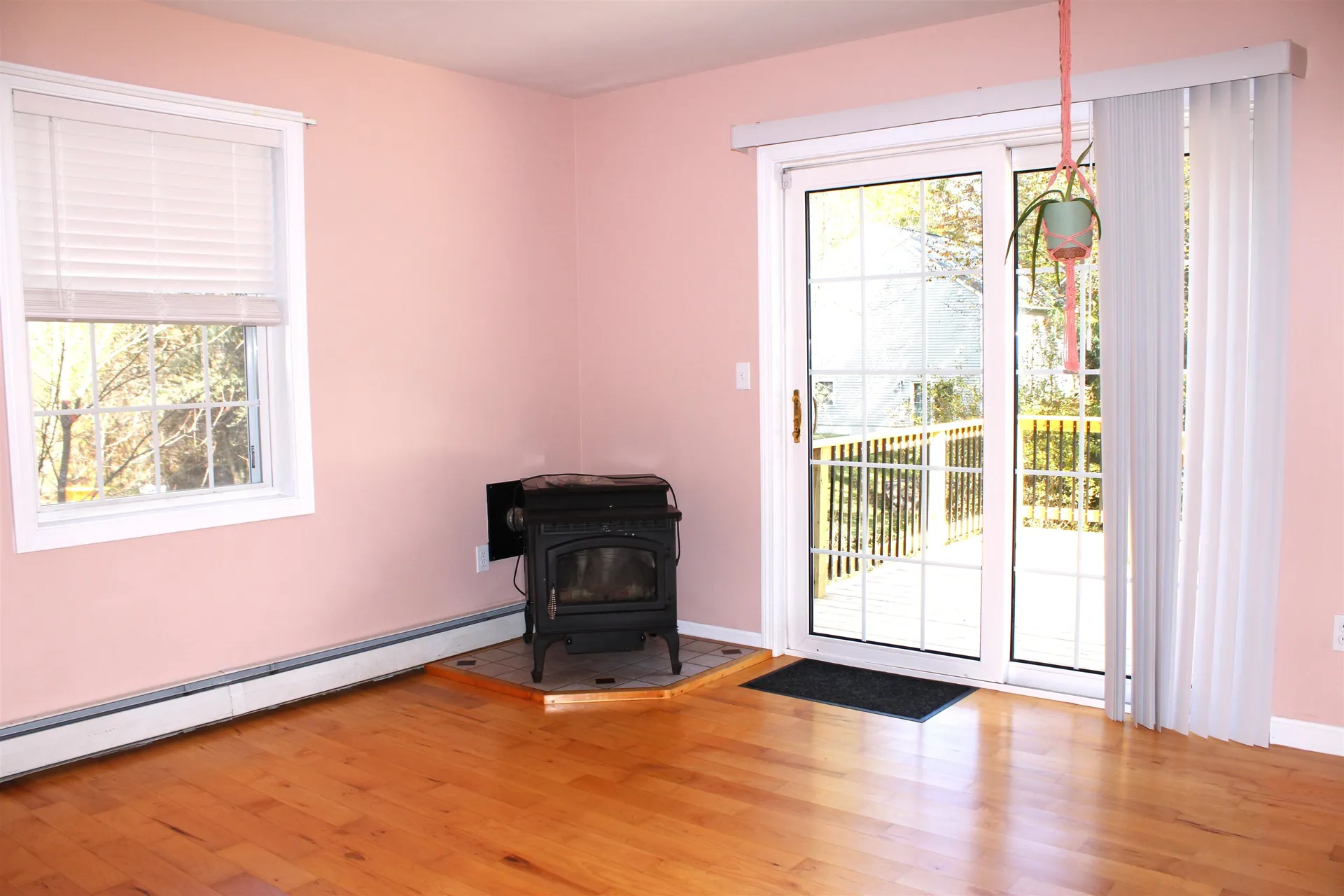 10 Beaver Glen Road Hillsborough NH 03244