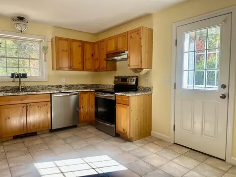 10 Beaver Glen Road Hillsborough NH 03244