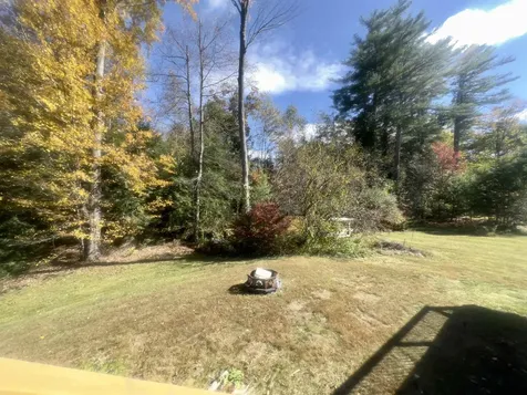 10 Beaver Glen Road Hillsborough NH 03244