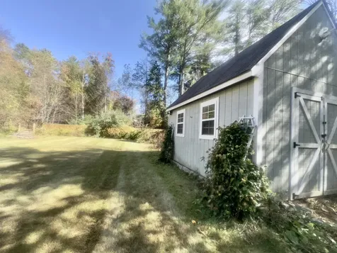 10 Beaver Glen Road Hillsborough NH 03244