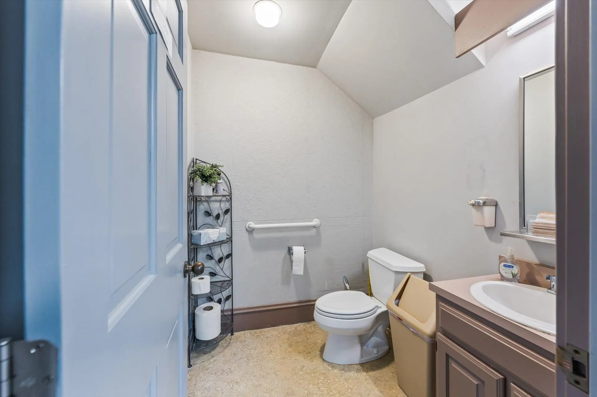 48 Central Square Keene NH 03431