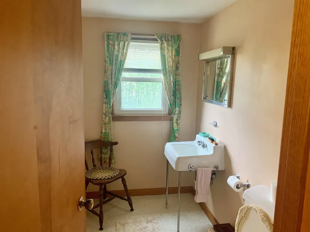 8 Cote Avenue Nashua NH 03060