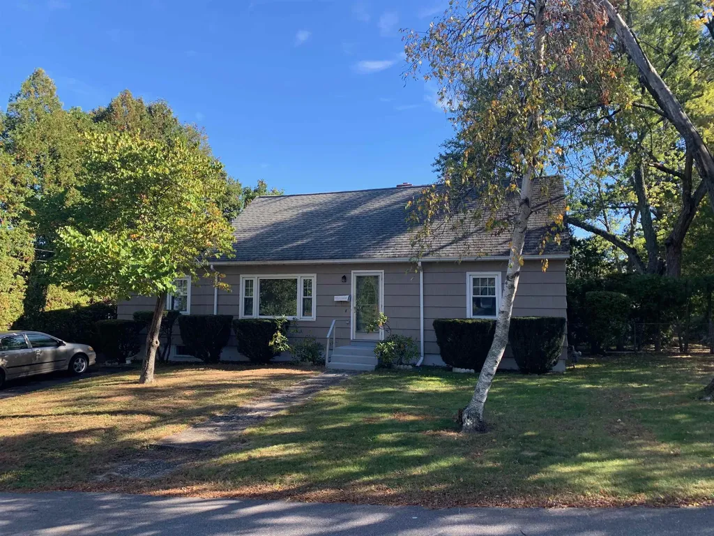 8 Cote Avenue Nashua NH 03060