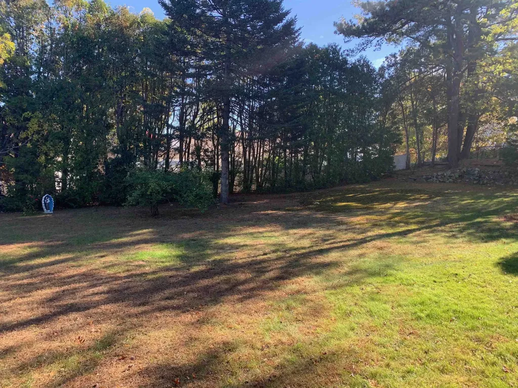 8 Cote Avenue Nashua NH 03060