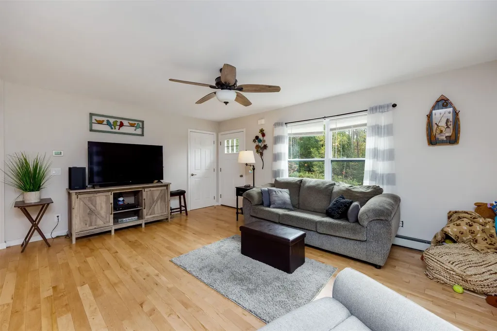 524 Bradford Road Newport NH 03773