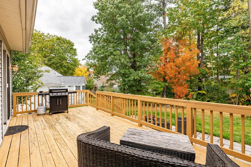 21 Briallia Circle Newmarket NH 03857