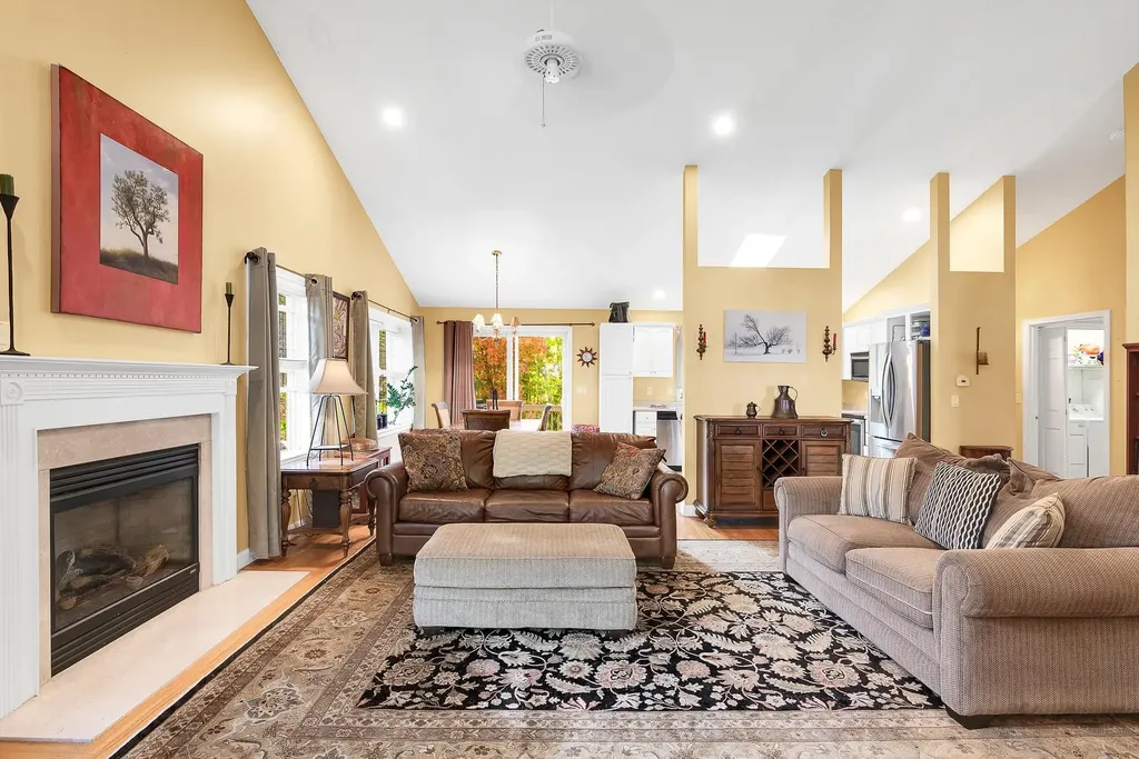 21 Briallia Circle Newmarket NH 03857