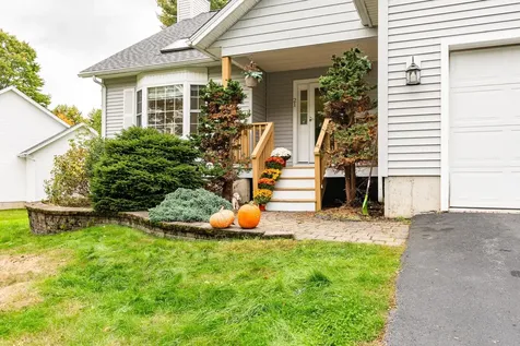 21 Briallia Circle Newmarket NH 03857