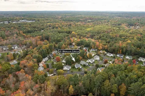 21 Briallia Circle Newmarket NH 03857