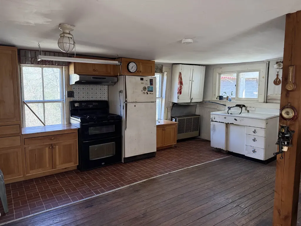 4668 Vt Route 112 Halifax VT 05358