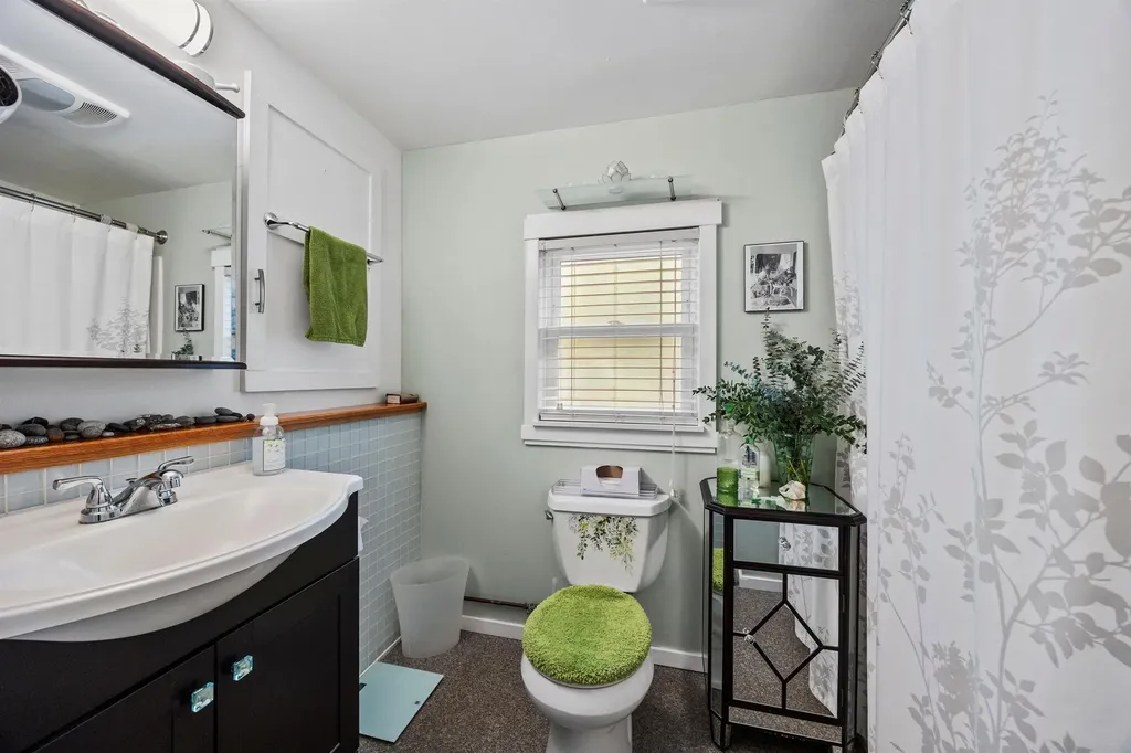 47 Dock Road Belmont NH 03220