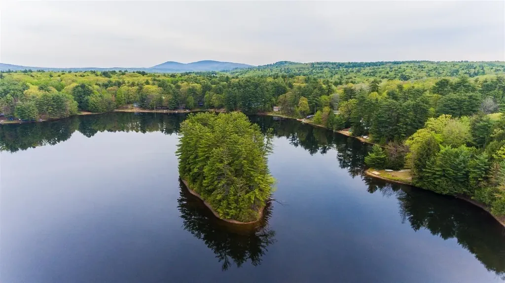 47 Dock Road Belmont NH 03220