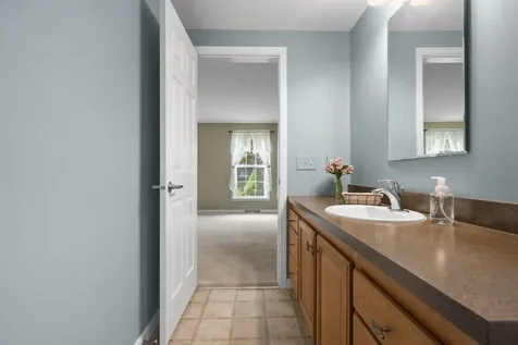 4 Aspen Way North Hampton NH 03862