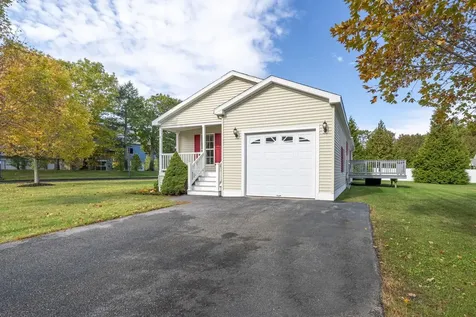 4 Aspen Way North Hampton NH 03862