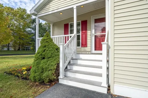 4 Aspen Way North Hampton NH 03862