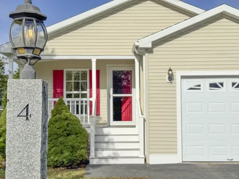 4 Aspen Way North Hampton NH 03862