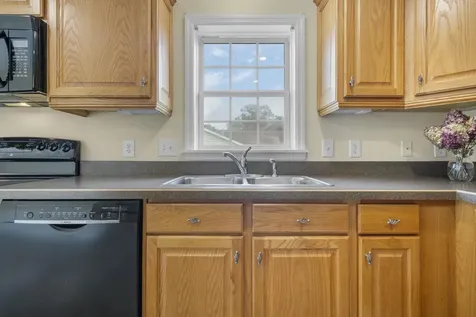 4 Aspen Way North Hampton NH 03862