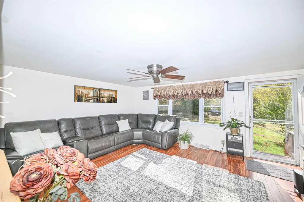 26 Roy Street Raymond NH 03077