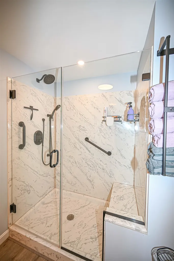 26 Roy Street Raymond NH 03077