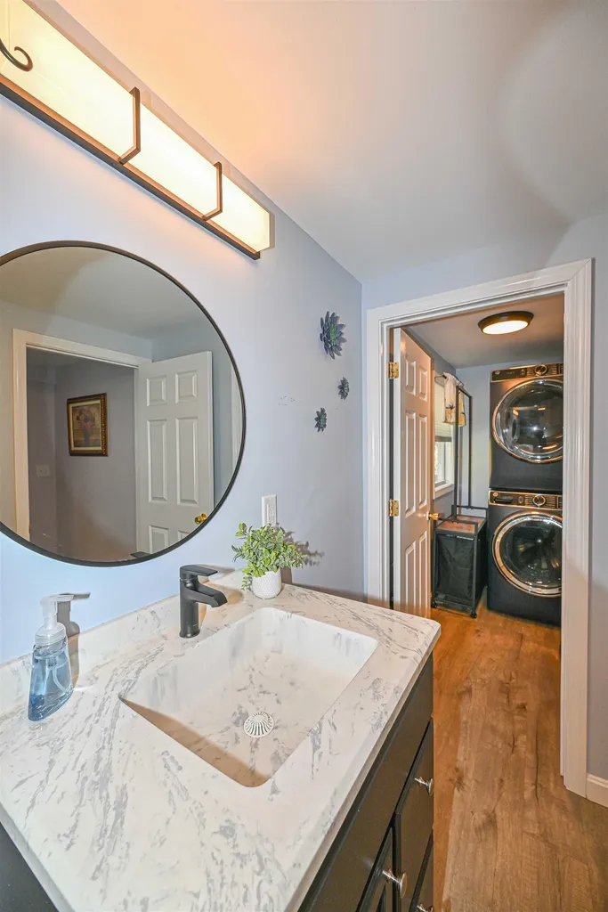 26 Roy Street Raymond NH 03077