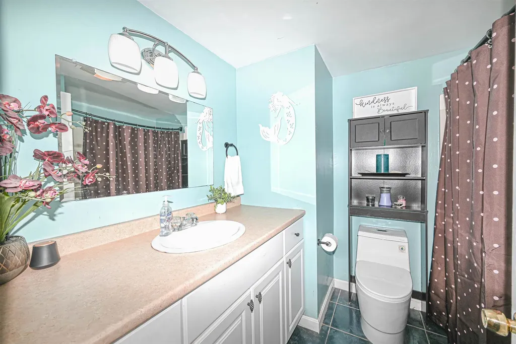 26 Roy Street Raymond NH 03077