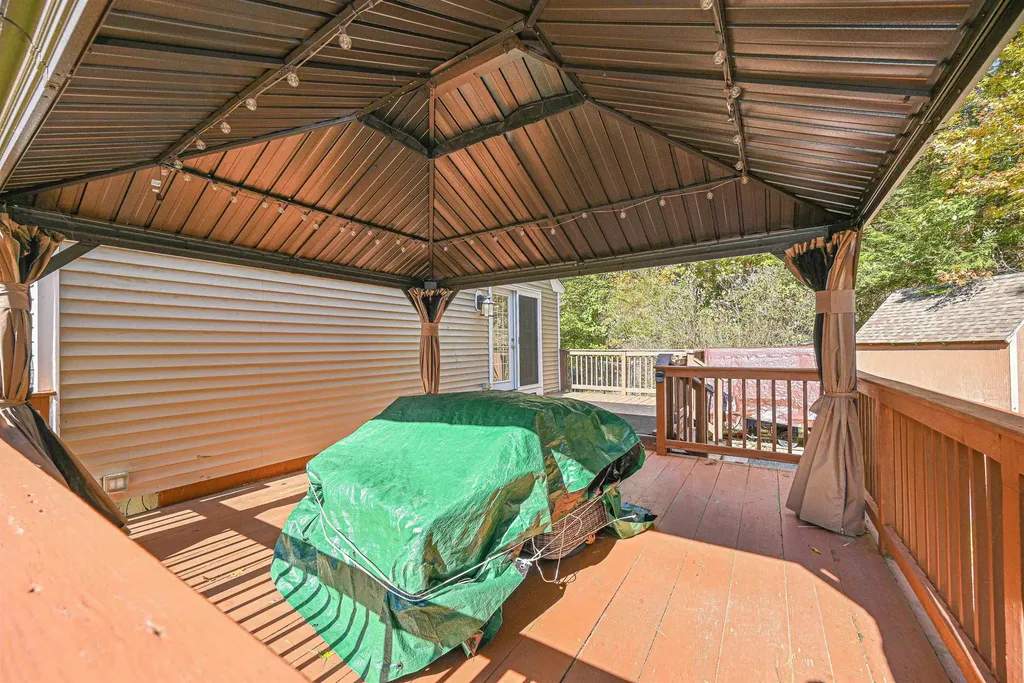 26 Roy Street Raymond NH 03077