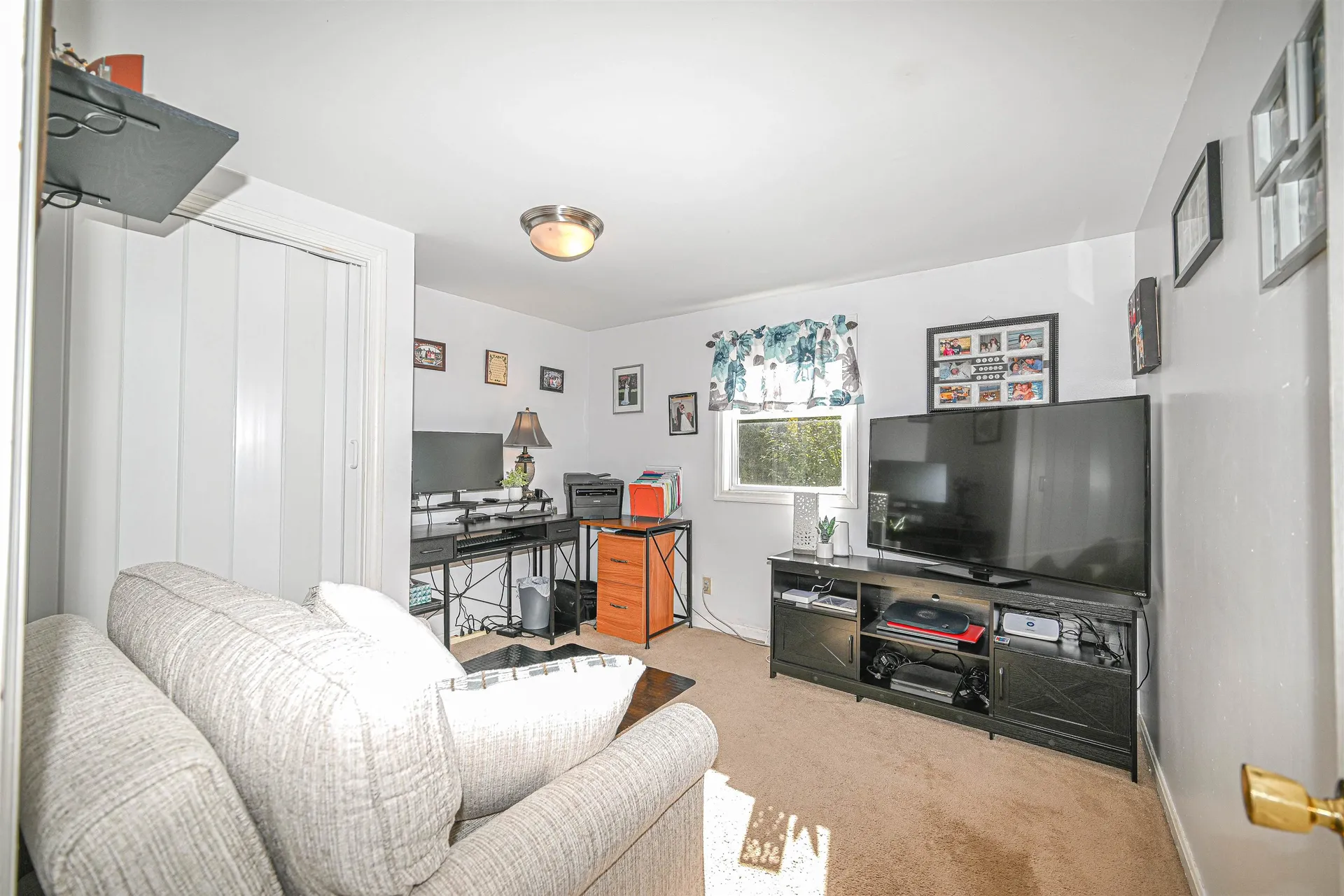 26 Roy Street Raymond NH 03077