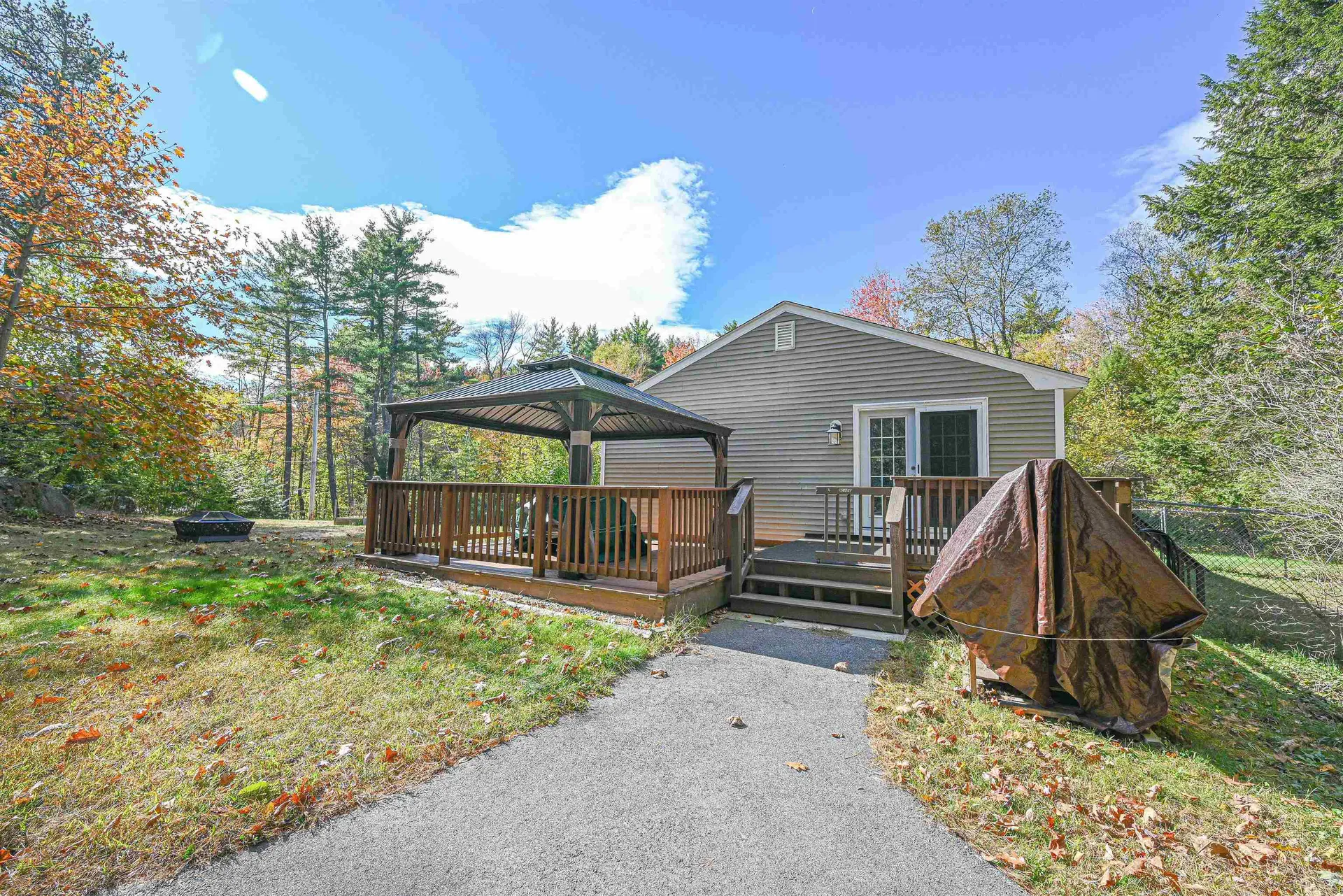 26 Roy Street Raymond NH 03077