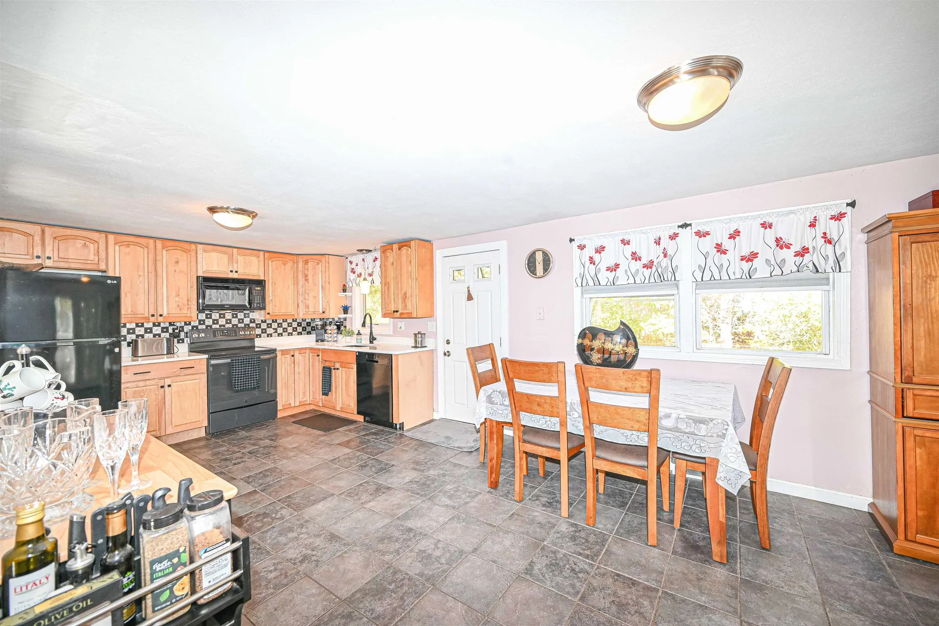 26 Roy Street Raymond NH 03077