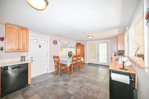 26 Roy Street Raymond NH 03077