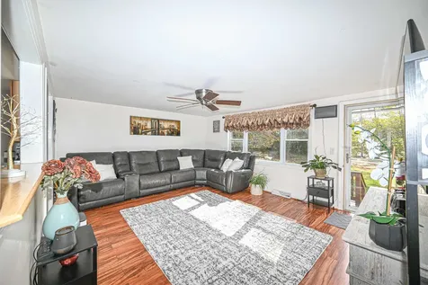 26 Roy Street Raymond NH 03077