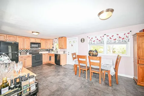 26 Roy Street Raymond NH 03077