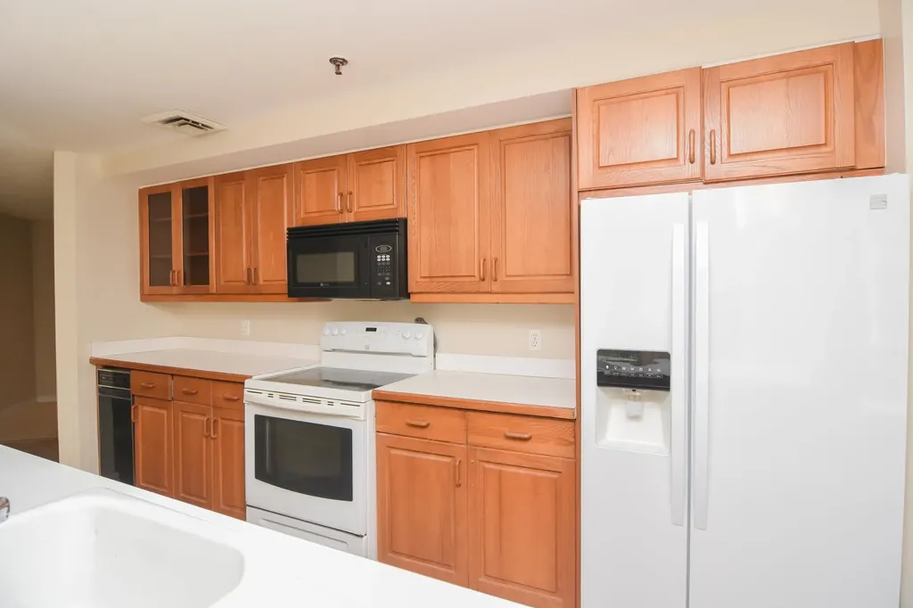 12 Mountain Laurels Drive Nashua NH 03062