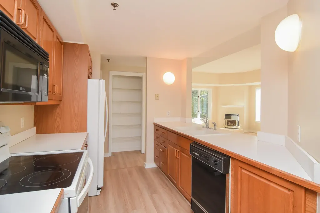 12 Mountain Laurels Drive Nashua NH 03062