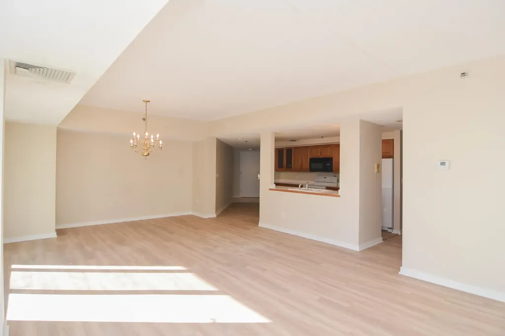 12 Mountain Laurels Drive Nashua NH 03062