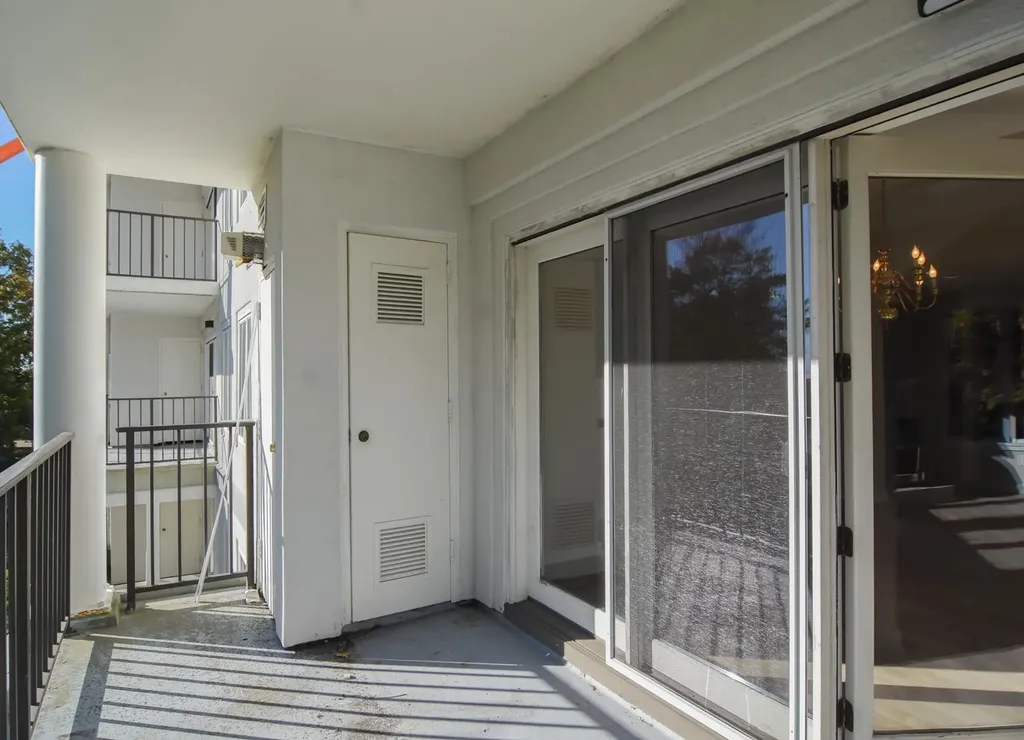 12 Mountain Laurels Drive Nashua NH 03062