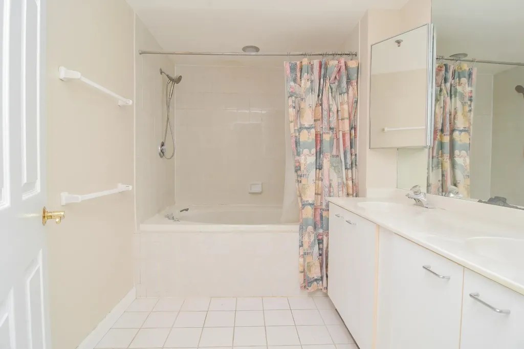 12 Mountain Laurels Drive Nashua NH 03062