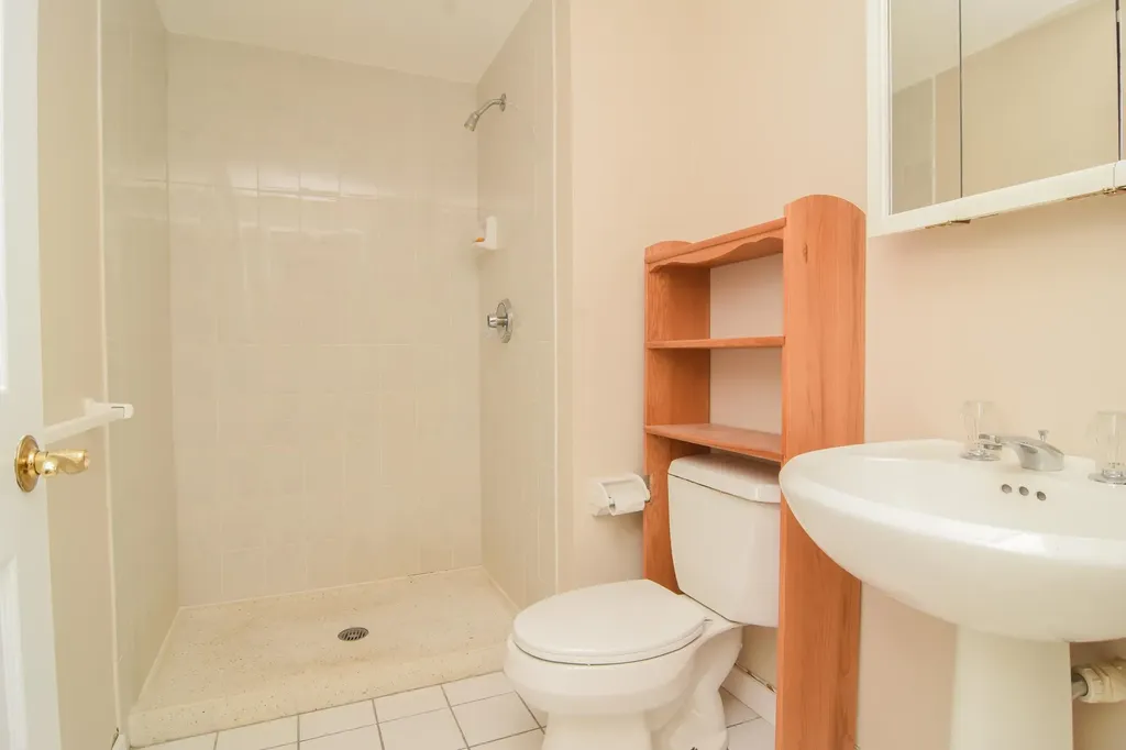 12 Mountain Laurels Drive Nashua NH 03062