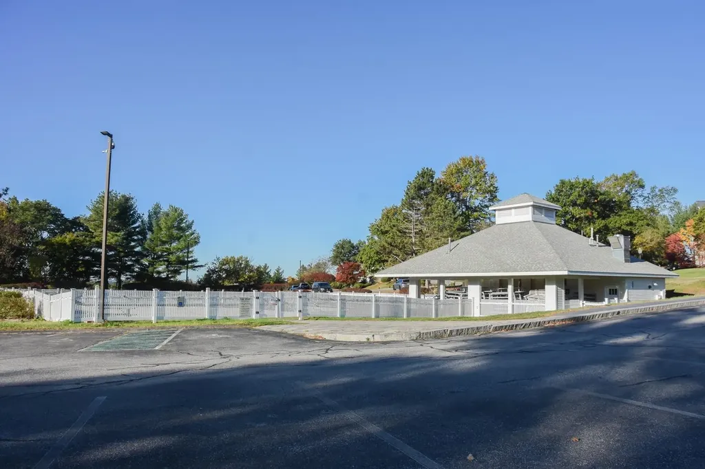 12 Mountain Laurels Drive Nashua NH 03062