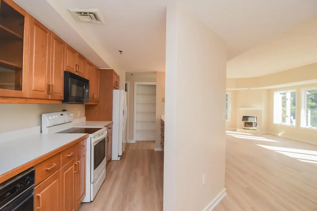 12 Mountain Laurels Drive Nashua NH 03062