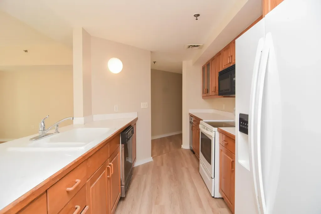 12 Mountain Laurels Drive Nashua NH 03062