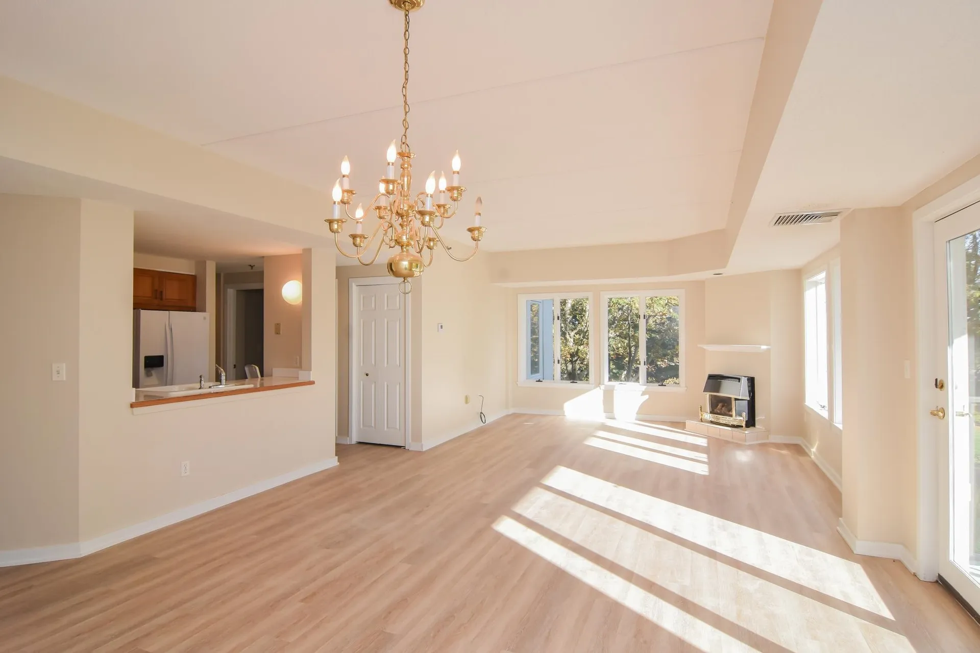 12 Mountain Laurels Drive Nashua NH 03062