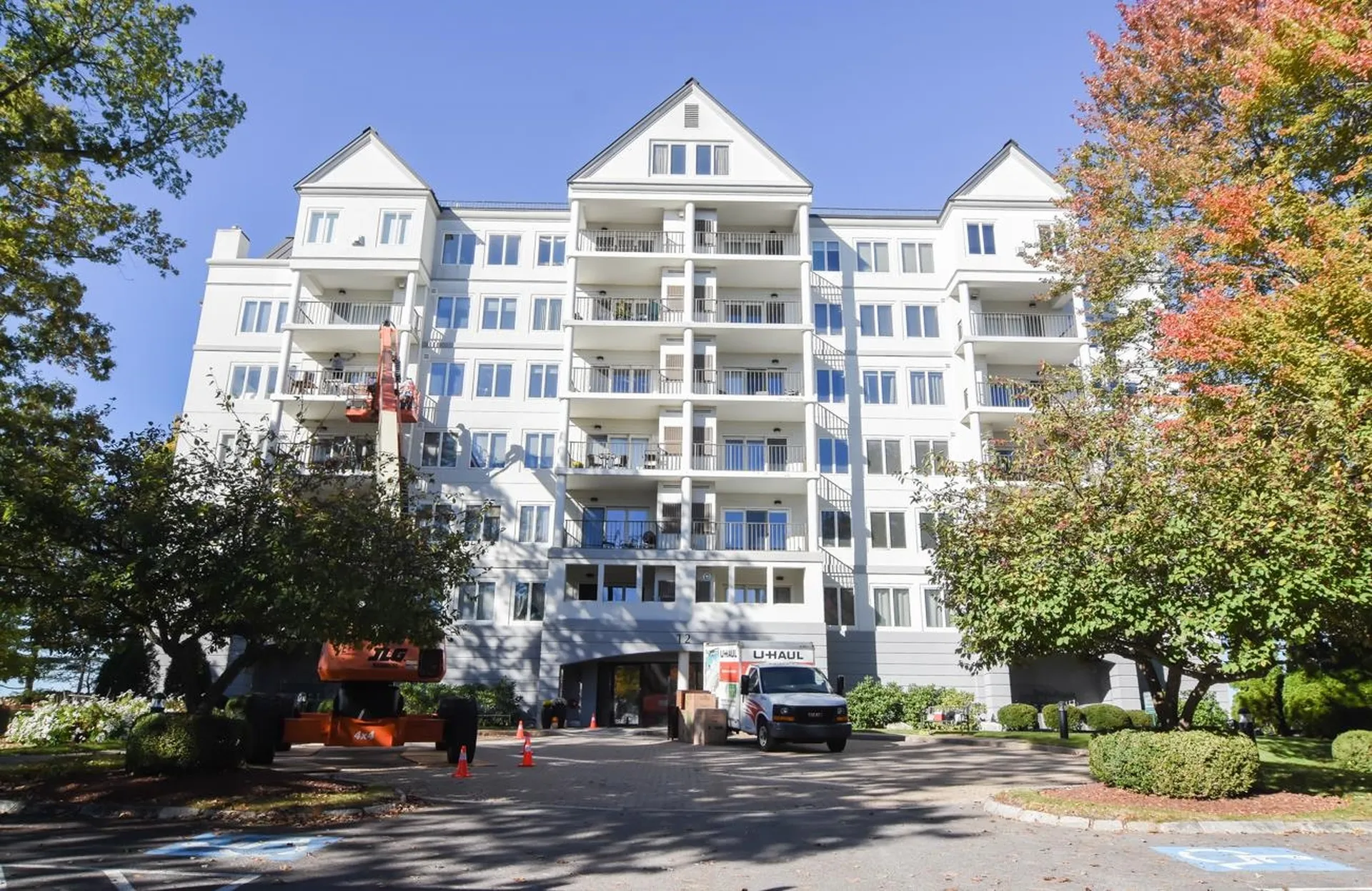 12 Mountain Laurels Drive Nashua NH 03062