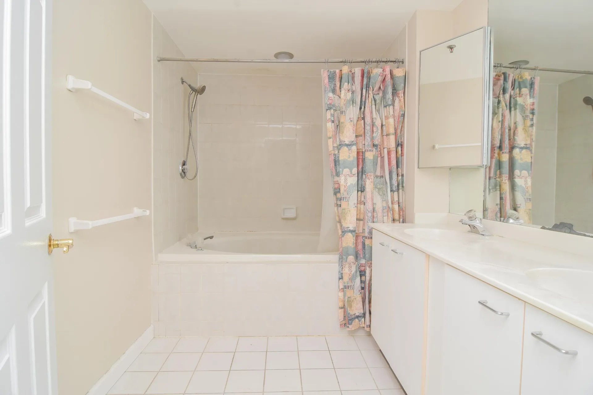 12 Mountain Laurels Drive Nashua NH 03062