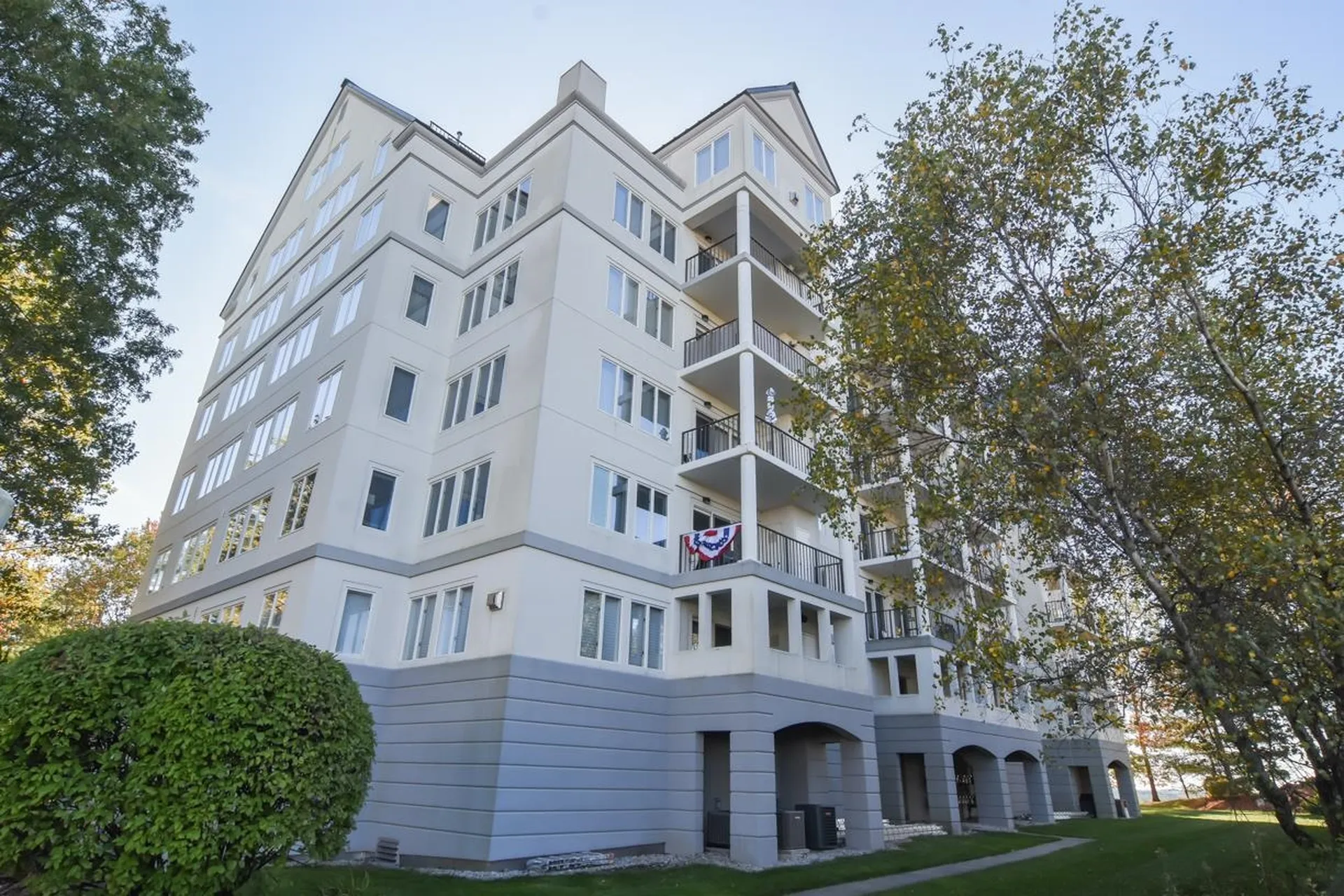 12 Mountain Laurels Drive Nashua NH 03062