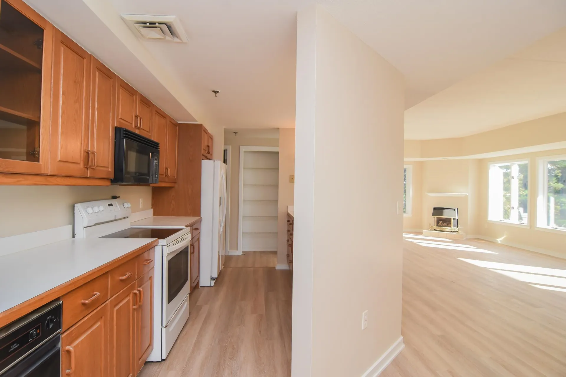 12 Mountain Laurels Drive Nashua NH 03062