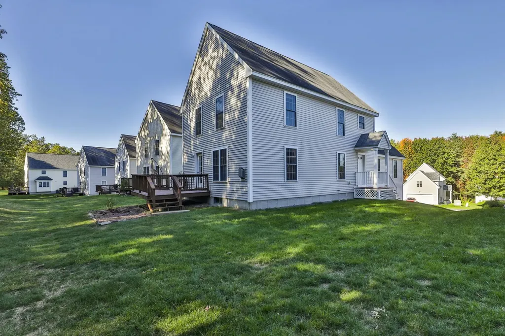 98 Barbara Lane Hudson NH 03051