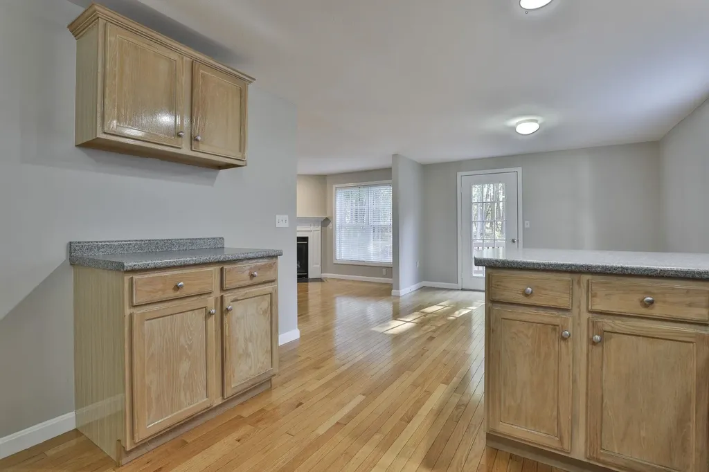 98 Barbara Lane Hudson NH 03051