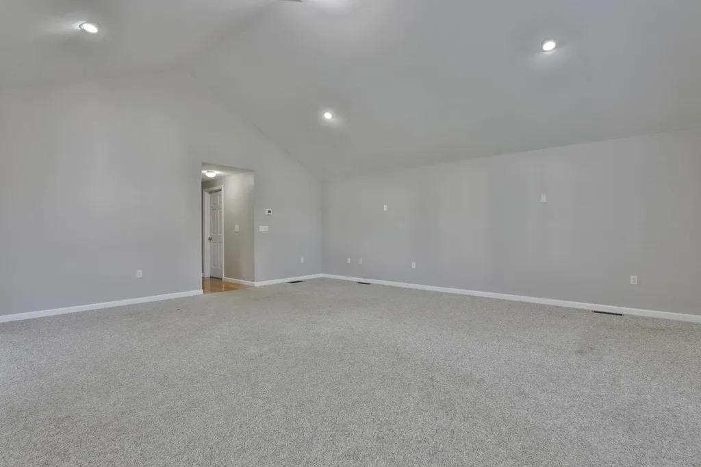 98 Barbara Lane Hudson NH 03051