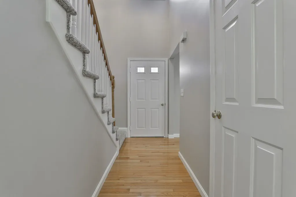 98 Barbara Lane Hudson NH 03051